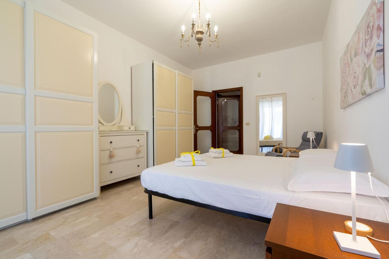 Universita & Stazione Airy Apartment With Parking Bari Exterior photo