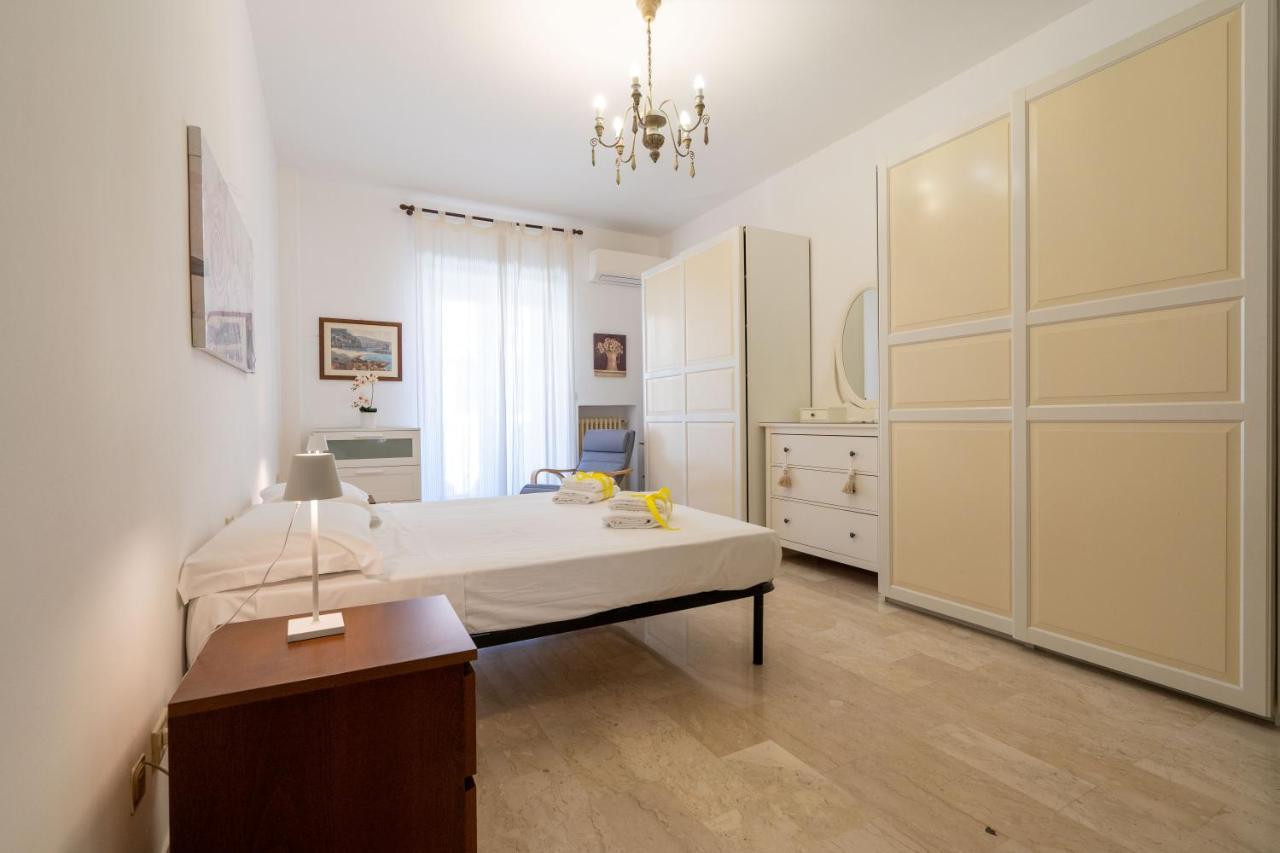 Universita & Stazione Airy Apartment With Parking Bari Exterior photo