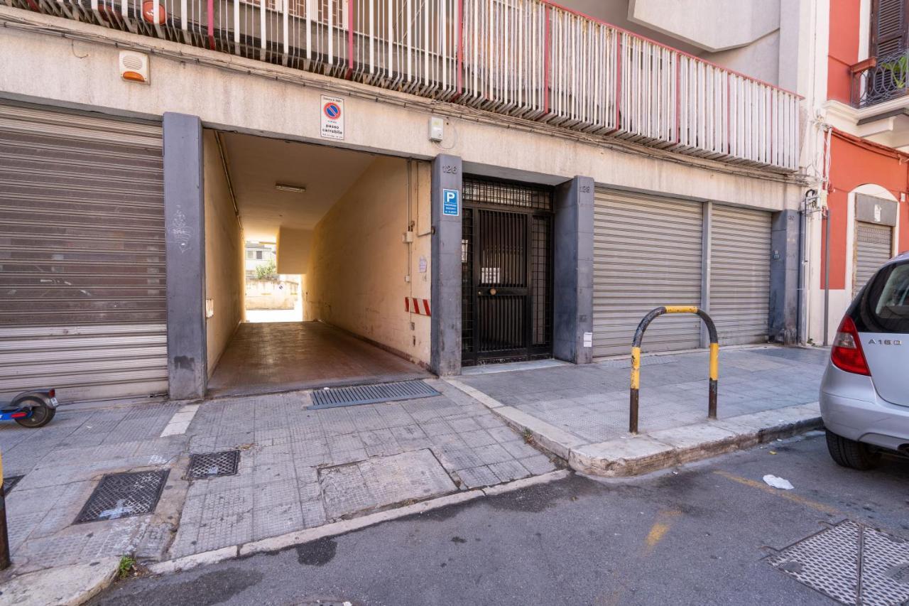 Universita & Stazione Airy Apartment With Parking Bari Exterior photo