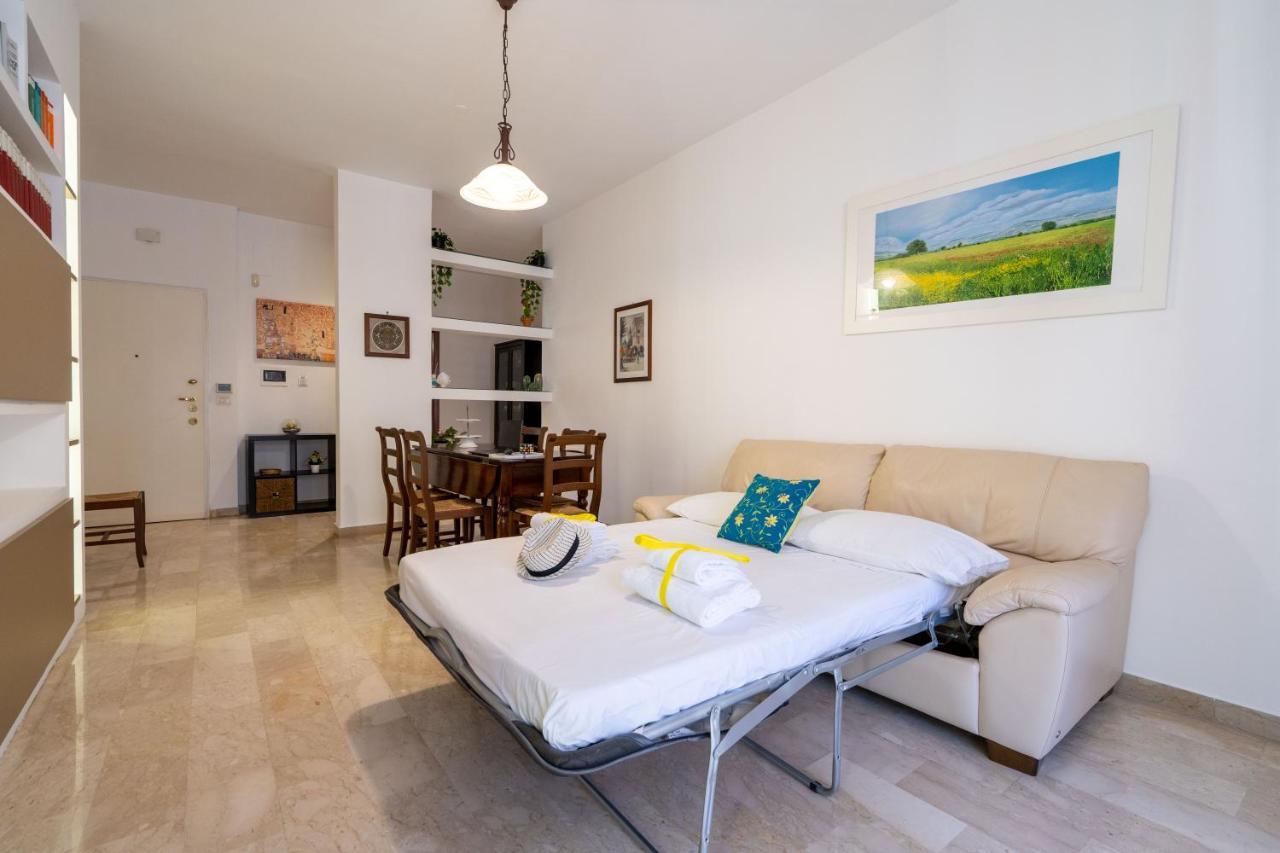 Universita & Stazione Airy Apartment With Parking Bari Exterior photo